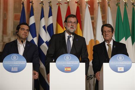 10/01/2018. Rajoy asiste a la cumbre de los países del Sur de la UE. El presidente del Gobierno español, Mariano Rajoy; el presidente de la ...