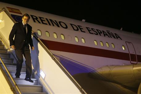 10/04/2018. Viaje de Mariano Rajoy a Argentina. El presidente del Gobierno, Mariano Rajoy, a su llegada al aeropuerto internacional de Ezeiz...