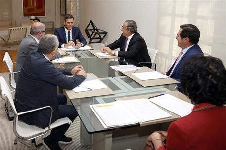 10/09/2018. Sánchez preside el encuentro "El impulso a la Formación Profesional". El presidente del Gobierno, Pedro Sánchez; el presidente y...