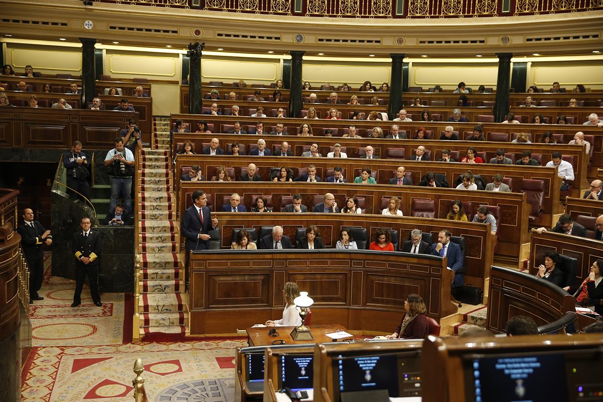 10/10/2018. Sesión de control al Gobierno en el Congreso de los Diputados. El presidente del Gobierno, Pedro Sánchez, durante la sesión de c...