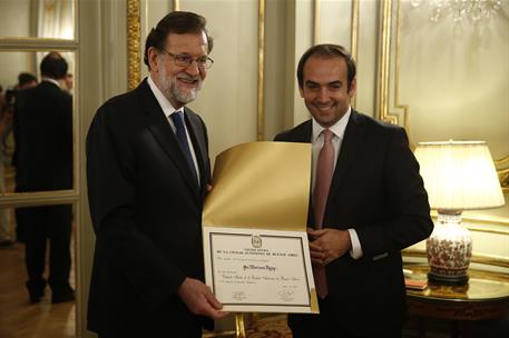 11/04/2018. Rajoy recibe el título de Huespéd Ilustre de Buenos Aires. El vicepresidente de la Legislatura de la ciudad de Buenos Aires, Fra...
