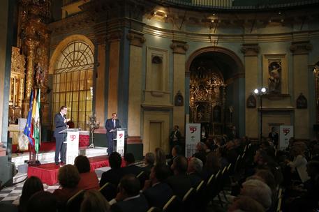 11/05/2018. Rajoy asiste en Cádiz al Foro Joly Andalucía. El presidente del Gobierno, Mariano Rajoy, durante el coloquio moderado por el dir...