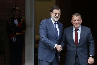 El presidente del Gobierno, Mariano Rajoy, y el primer ministro danés, Lars Lokke Rasmussen