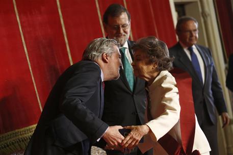 14/05/2018. Rajoy entrega condecoraciones de Alfonso X el Sabio. El presidente del Gobierno, Mariano Rajoy, entrega a la pintora y escultora...