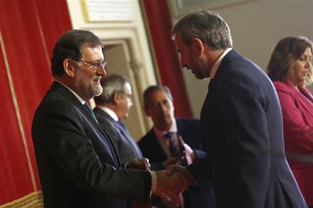 14/05/2018. Rajoy entrega condecoraciones de Alfonso X El Sabio. El presidente del Gobierno, Mariano Rajoy, entrega al arqueólogo Hermann Pa...