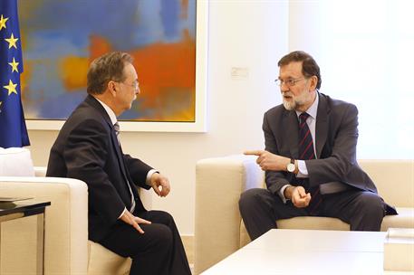 15/03/2018. Rajoy recibe al presidente de la Ciudad Autónoma de Ceuta. El presidente del Gobierno, Mariano Rajoy, conversa con el presidente...