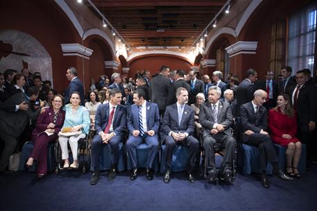 15/11/2018. Presentación del Programa Iberoamericano de Discapacidad. El Rey Felipe VI y el presidente del Gobierno, Pedro Sánchez, momentos...