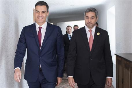 15/11/2018. XXVI Cumbre Iberoamericana. El presidente del Gobierno, Pedro Sánchez, junto al presidente de Paraguay, Mario Abdo Benítez.