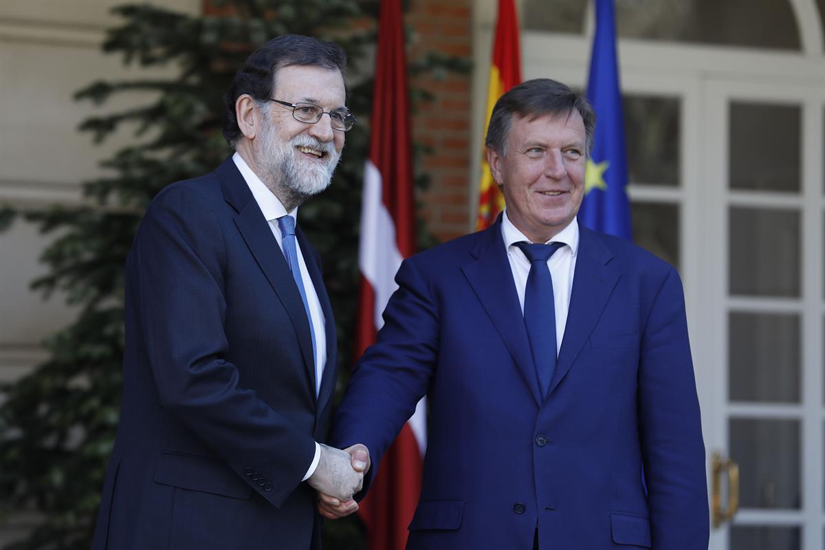 17/01/2018. Rajoy recibe al primer ministro de Letonia. El presidente del Gobierno, Mariano Rajoy, junto al primer ministro de Letonia, Māri...