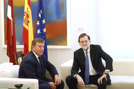 17/01/2018. Rajoy recibe al primer ministro de Letonia. El presidente del Gobierno, Mariano Rajoy, conversa con el primer ministro de Letoni...