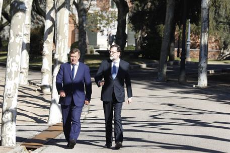 17/01/2018. Rajoy recibe al primer ministro de Letonia. El presidente del Gobierno, Mariano Rajoy, pasea junto al primer ministro de Letonia...