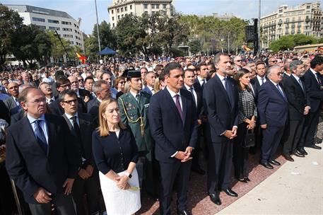 17/08/2018. Primer aniversario de los atentados del 17-A en Cataluña. El presidente del Gobierno, Pedro Sánchez, junto a los presidentes del...