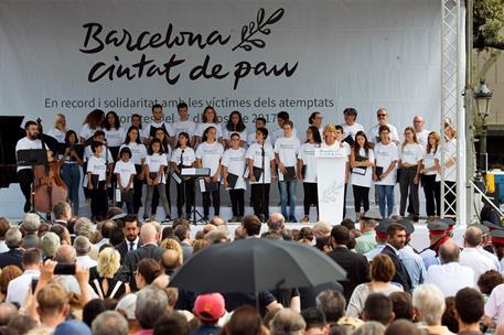 17/08/2018. Primer aniversario de los atentados del 17-A en Cataluña. El coro canta durante el homenaje a las víctimas de los atentados de C...