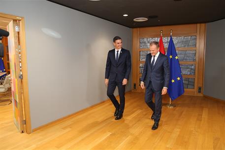 17/10/2018. Sánchez se reúne con el presidente del Consejo Europeo, Donald Tusk. El presidente del Gobierno, Pedro Sánchez, junto al preside...