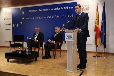 19/07/2018. Sánchez presenta a Juncker en la Fundación Carlos de Amberes. El presidente del Gobierno, Pedro Sánchez, durante la presentación...