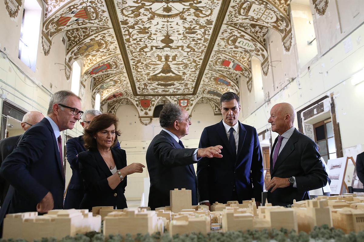 19/09/2018. Pedro Sánchez visita las obras de ampliación del Museo del Prado. El presidente del Gobierno, Pedro Sánchez, junto a la vicepres...
