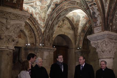 23/01/2018. Mariano Rajoy visita León. El presidente del Gobierno, Mariano Rajoy, durante su visita al Panteón de los Reyes en la Real Coleg...