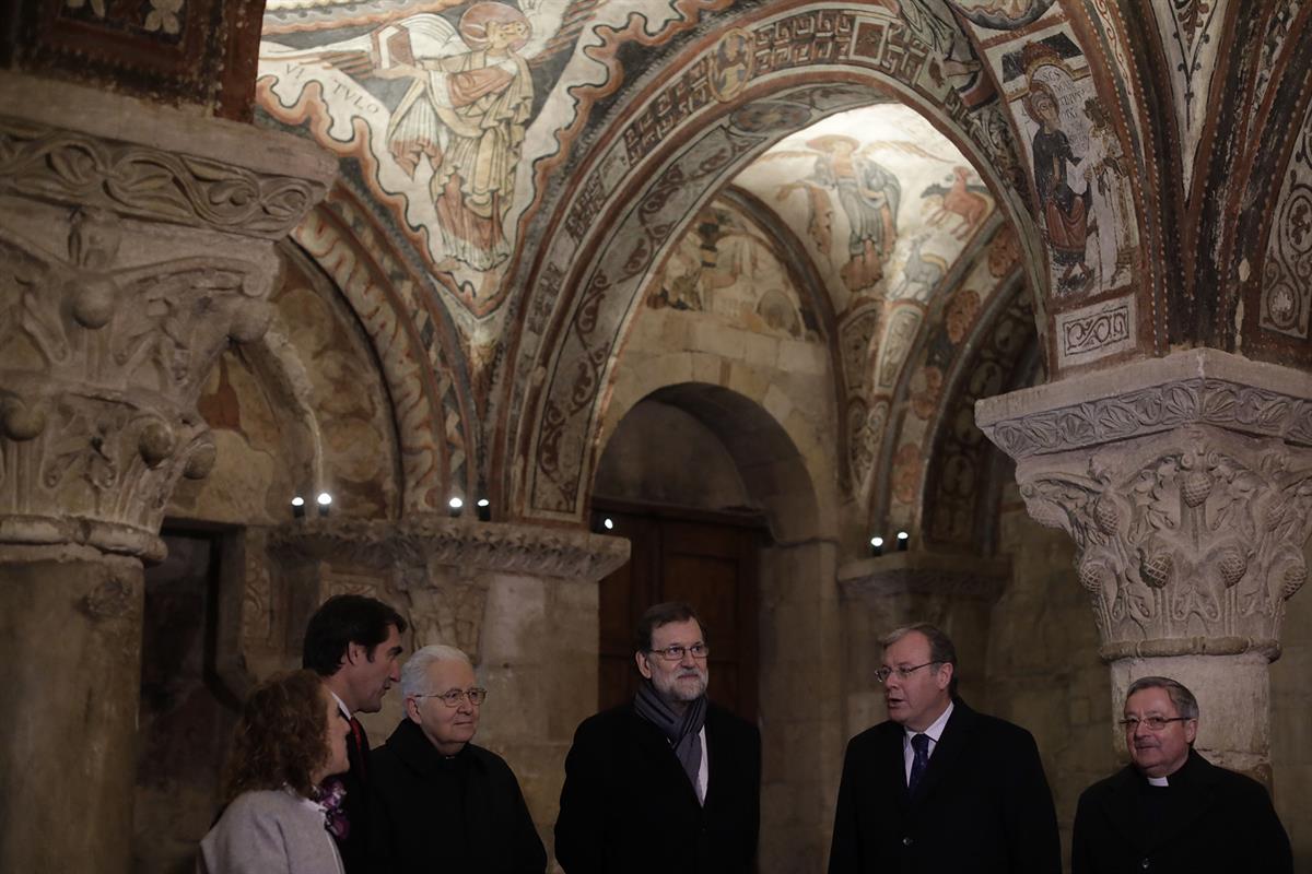 23/01/2018. Mariano Rajoy visita León. El presidente del Gobierno, Mariano Rajoy, durante su visita al Panteón de los Reyes en la Real Coleg...