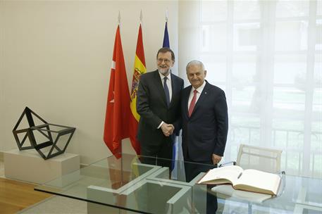 24/04/2018. VI Reunión de Alto Nivel Hispano-Turca. El presidente del Gobierno, Mariano Rajoy, junto al primer ministro turco, Binali Yildir...