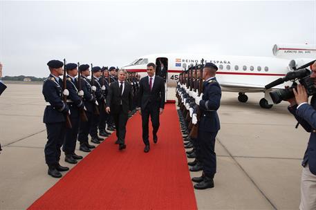 26/06/2018. Sánchez se reúne con Angela Merkel. El presidente del Gobierno, Pedro Sánchez, a su llegada al aeropuerto Berlín- Tegel.