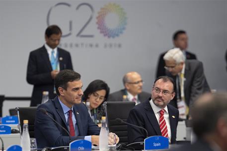 30/11/2018. Pedro Sánchez acude a la Cumbre del G-20. El presidente del Gobierno, Pedro Sánchez, durante una de las sesiones de trabajo de l...