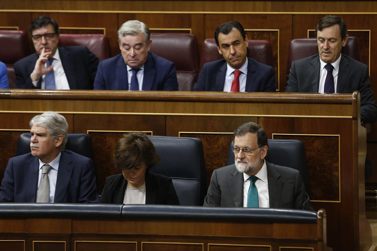 31/05/2018. Rajoy asiste al debate de la moción de censura al Gobierno. El presidente del Gobierno, Mariano Rajoy, junto a la vicepresidenta...
