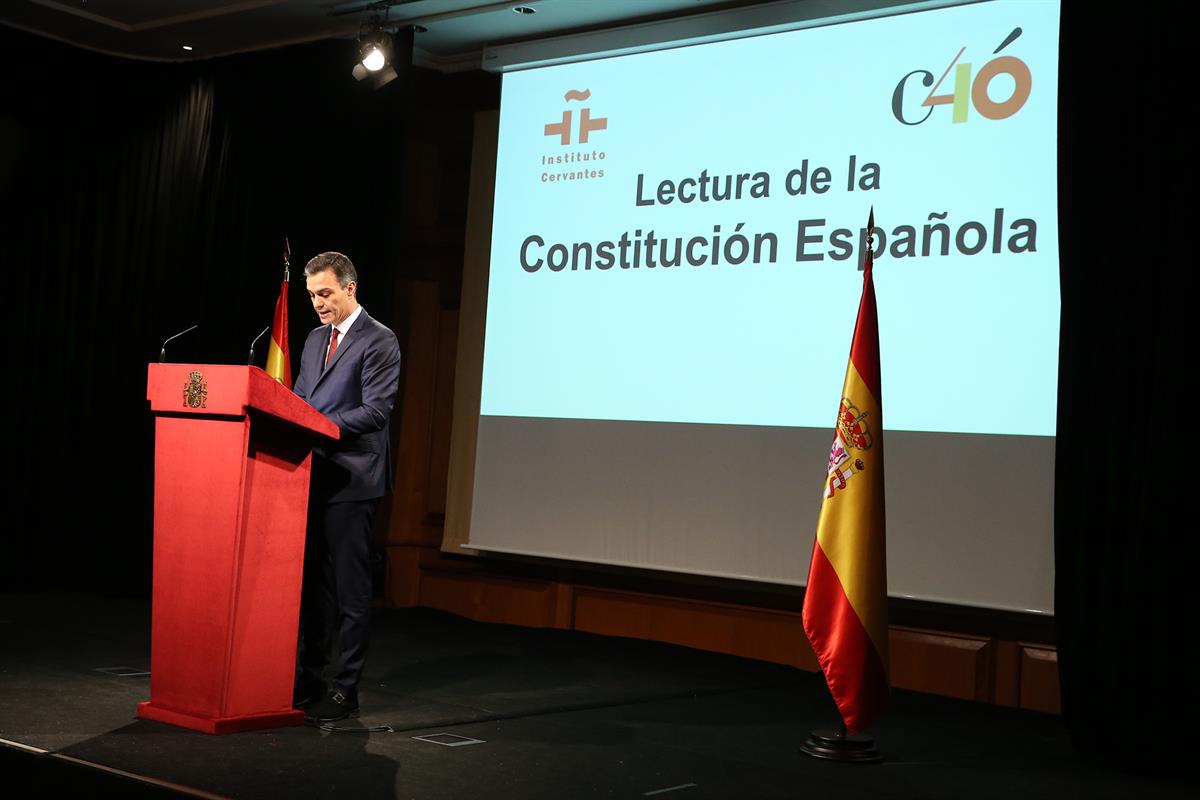 31/10/2018. Sánchez asiste a la lectura de la Constitución. El presidente del Gobierno, Pedro Sánchez, durante la lectura de la Constitución...