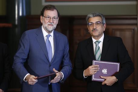 19/05/2018. Viaje de Rajoy a Canarias. El presidente del Gobierno, Mariano Rajoy, junto al presidente de Nueva Canarias, Román Rodríguez, en...