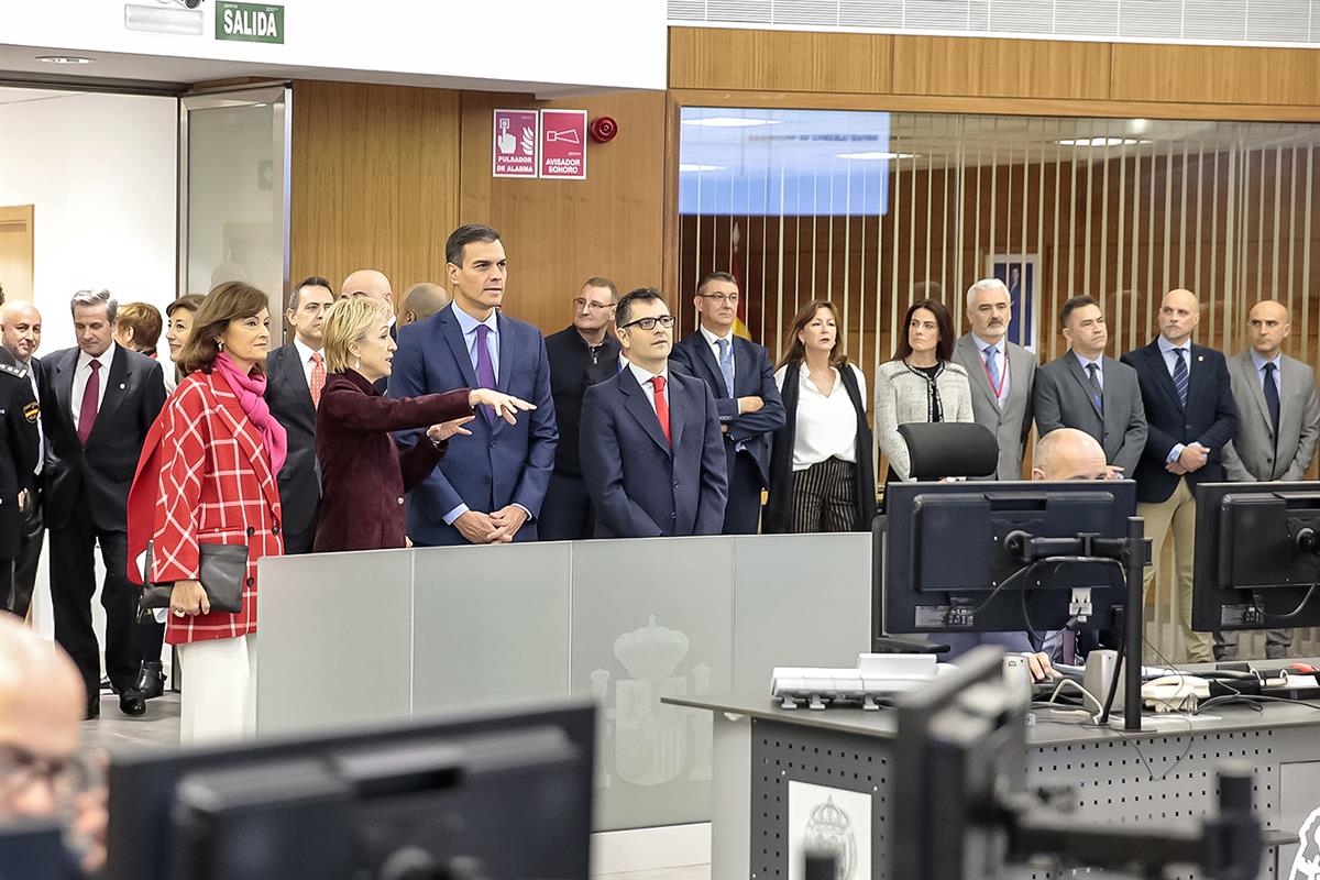 18/02/2019. Sánchez visita el nuevo Centro de Mando y Seguridad de La Moncloa. El presidente del Gobierno, Pedro Sánchez, durante la visita ...
