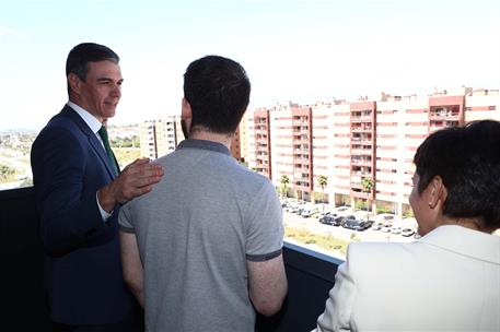 8/04/2024. El presidente del Gobierno visita Sevilla. El presidente del Gobierno, Pedro Sánchez, visita una promoción de vivienda protegida ...