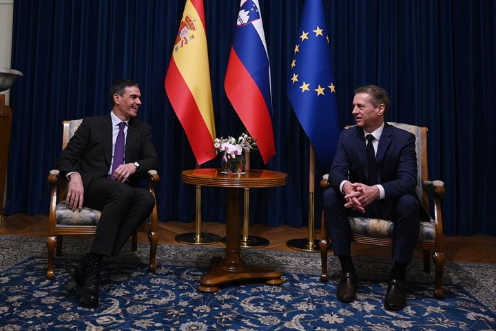 16/04/2024. Pedro Sánchez viaja a Eslovenia. El presidente del Gobierno, Pedro Sánchez, junto al primer ministro de Eslovenia, Robert Golob.