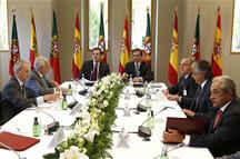 Mariano Rajoy junto a los participantes en la cumbre (Foto: Pool Moncloa)