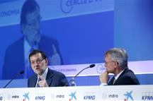 Rajoy junto al presidente del Círculo de Economía, Antón Costa 
