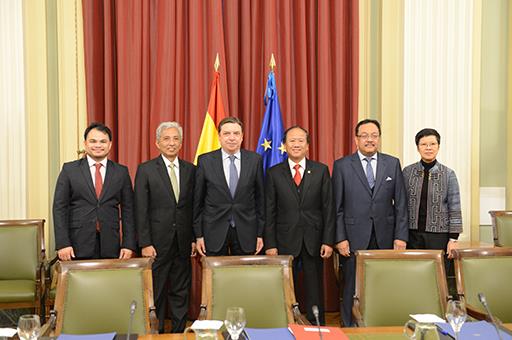 El ministro Luis Planas se reúne con embajadores de la Asociación Nacional del Sudeste Asiático