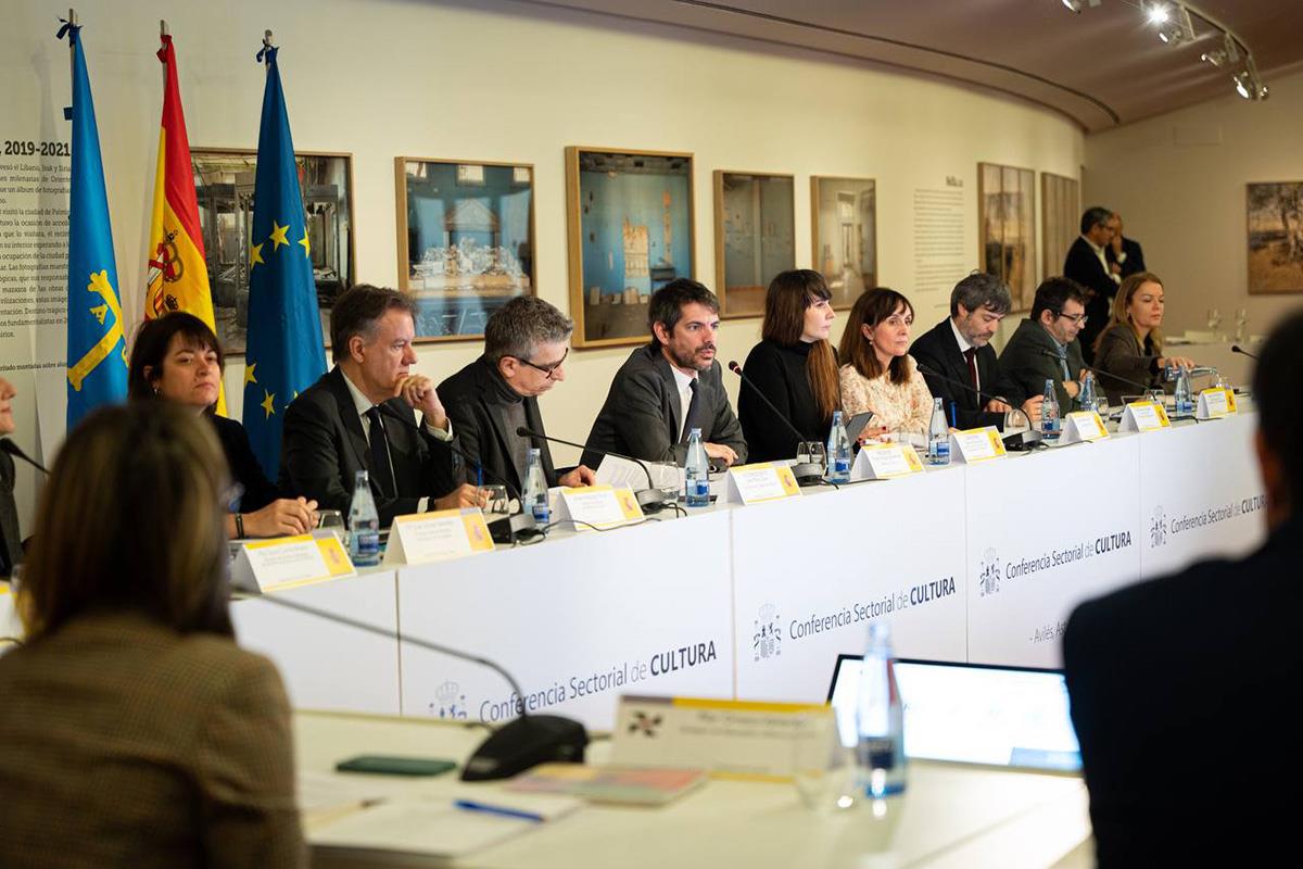 El ministro de Cultura, Ernest Urtasun, preside en Avilés (Asturias) la reunión del Pleno de la Conferencia Sectorial de Cultura
