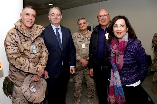 La ministra de Defensa, Margarita Robles, a su llegada a Afganistán