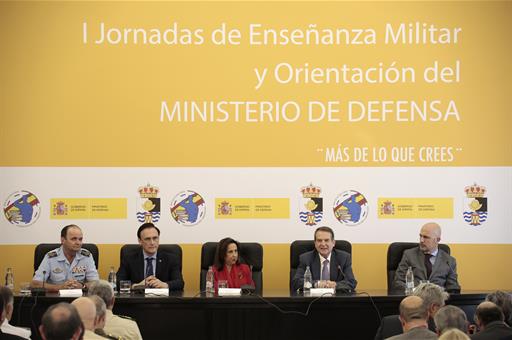 La ministra de Defensa en funciones, Margarita Robles, en las jornadas 