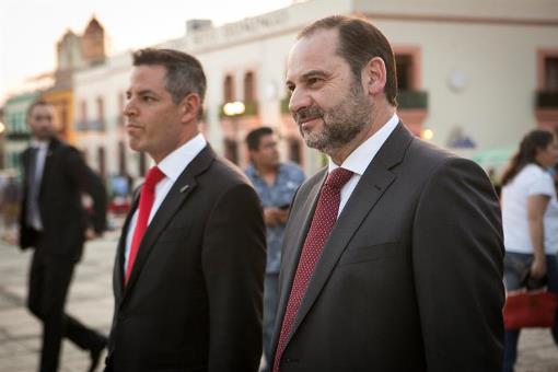 El ministro de Fomento durante su visita a México