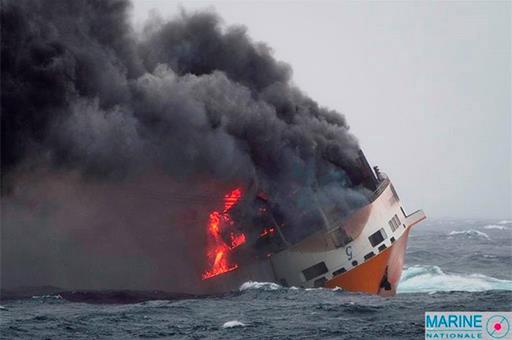 El buque Grande America tras el accidente