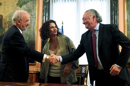 El director de la RAE, Santiago Muñoz; la ministra María Jesús Montero y el presidente de Loterías, Jesús Huerta