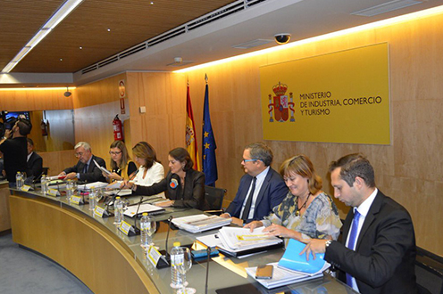 La ministra de Industria, Comercio y Turismo, Reyes Maroto, preside la Conferencia Sectorial de Comercio Interior 