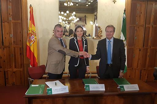 La ministra Reyes Maroto firma la Declaración Conjunta de Apoyo a la Reindustralización de la comarca de Gádor (Almería)