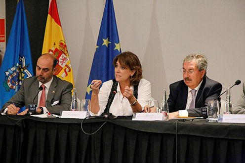  La ministra de Justicia, Dolores Delgado, durante su intervención hoy en Melilla en las Jornadas de Jueces Decanos de España