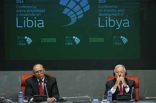 El ministro de Asuntos Exteriores con su homólogo libio en la Conferencia sobre Libia celebrada en Madrid (Foto: EFE)