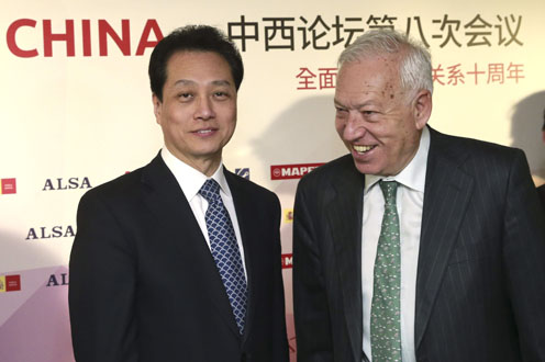 El ministro de Asuntos Exteriores, José Manuel García-Margallo, y el viceministro de Exteriores chino, Wang Chao