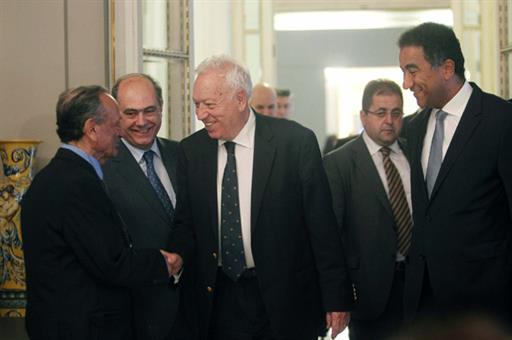23/07/2015. García-Margallo con el secretario general de la Unión por el Mediterraneo, Fathallah Sijilmassi el embajador y portavoz de la bibliotec...