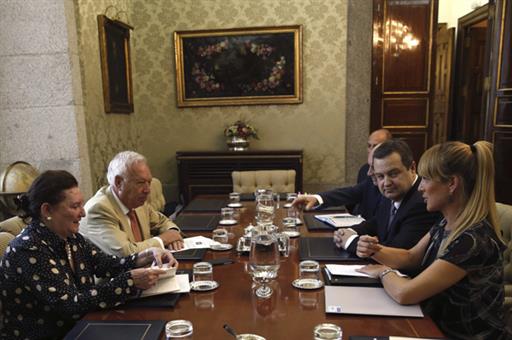 Ministro de Asuntos Exteriores y Cooperación, José Manuel García-Margallo y su homólogo, el vicepresidente serbio, Ivica Dacic