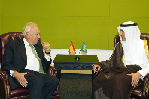 29/09/2015. El ministro de Asuntos Exteriores se reúne con su homólogo de Arabia Saudí.