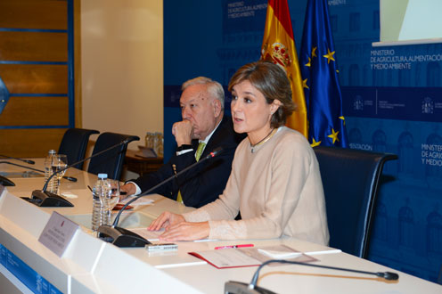 24/11/2015. La ministra Tejerina y el ministro Margallo, en la apertura de la jornda: Las claves de la Cumbre del Clima: París 2015.
