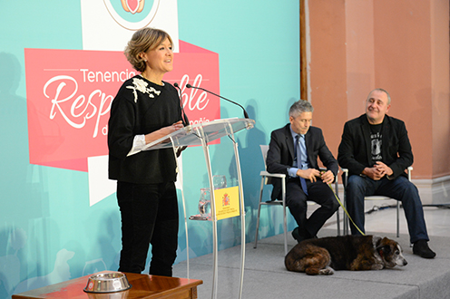 La ministra García Tejerina presenta el Plan de Actuaciones para la Tenencia Responsable de Animales de Compañía